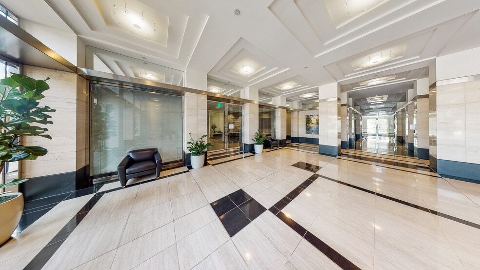 2 Venture, Irvine, CA for lease - Interior Photo - Image 2 of 8