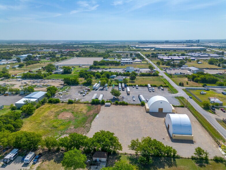 17375 Gaffield Rd, Justin, TX à louer - Photo du bâtiment - Image 2 de 7