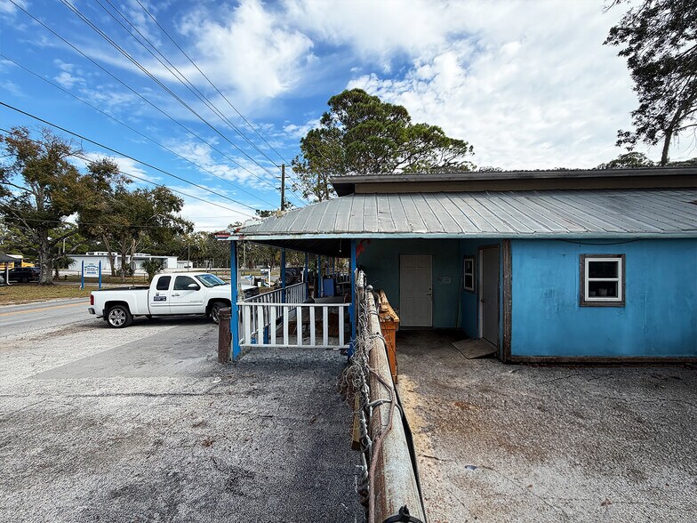 6028 Pine Hill Rd, Port Richey, FL à vendre - Photo du bâtiment - Image 3 de 22