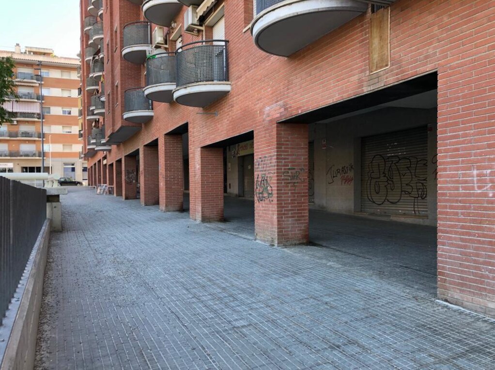 Immeuble residentiel dans Olesa de Montserrat, Barcelona à vendre Photo principale- Image 1 de 3