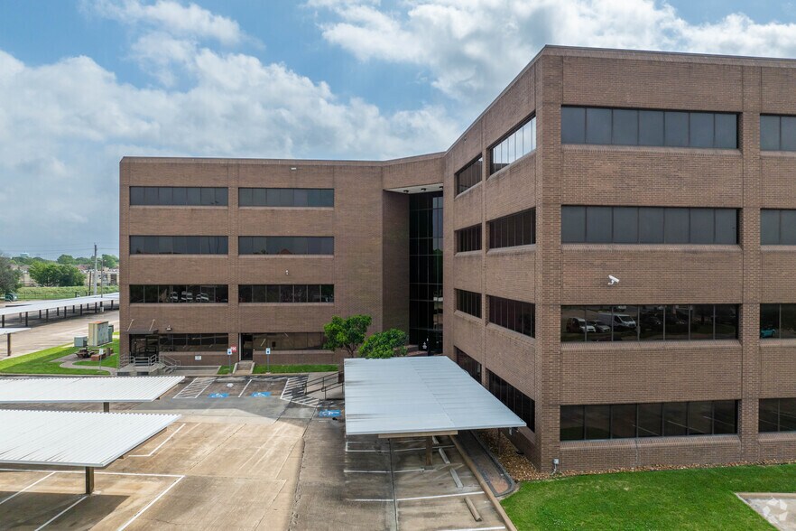 9724 Beechnut St, Houston, TX à vendre - Photo du bâtiment - Image 2 de 5