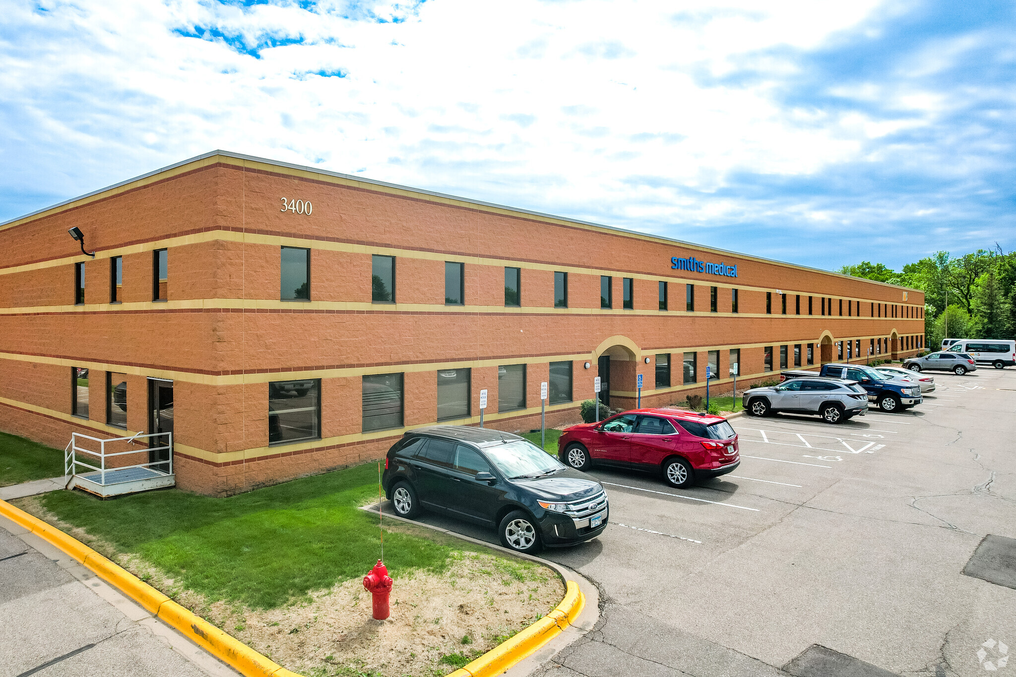 3400 N Granada Ave, Oakdale, MN for lease Building Photo- Image 1 of 9