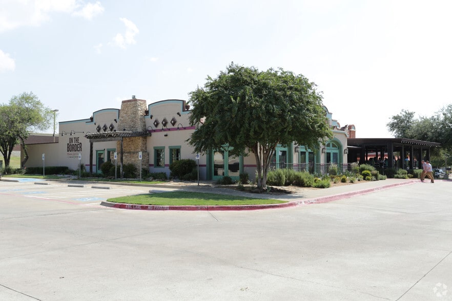 1890 S Stemmons Fwy, Lewisville, TX for lease - Building Photo - Image 2 of 9
