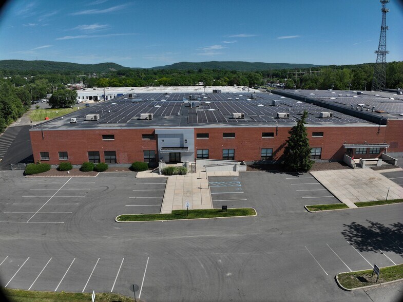 301 Island Rd, Mahwah, NJ à louer - Communauté Matterport - Image 3 de 13