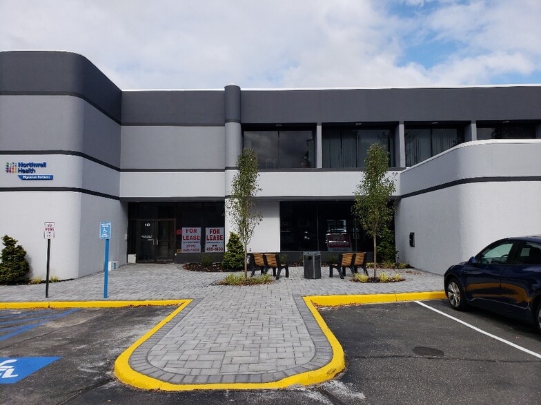 110 Main St, Port Washington, NY à louer - Photo du bâtiment - Image 1 de 4