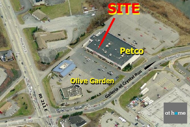 200-400 N Galleria Dr, Middletown, NY à louer - Photo du bâtiment - Image 3 de 6