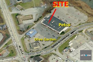 Plus de détails pour 200-400 N Galleria Dr, Middletown, NY - Commerce de détail à louer