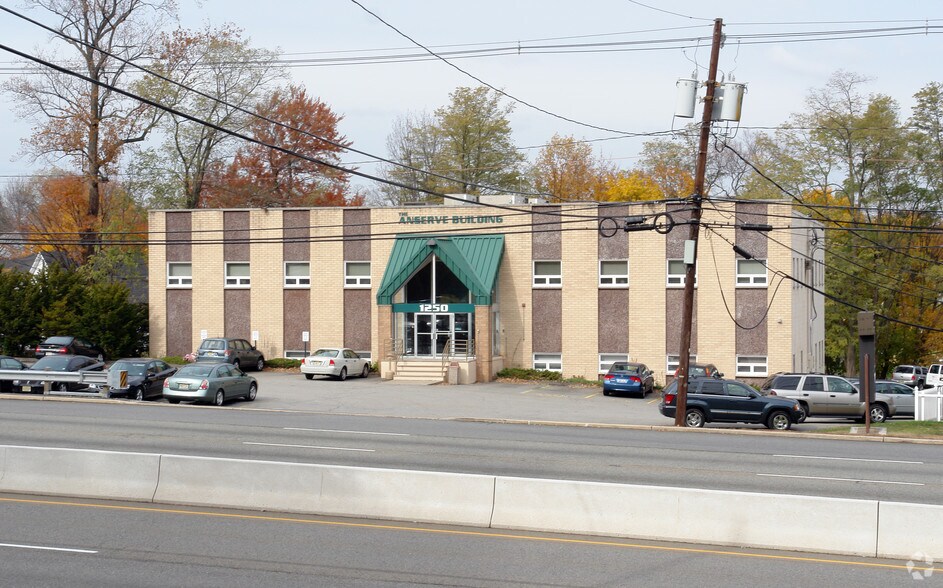 1250 State Route 23, Butler, NJ à louer - Photo du bâtiment - Image 1 de 1