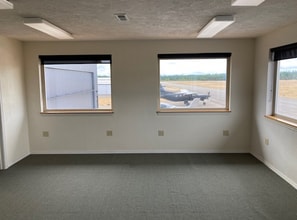 129 W Airview Way, Shelton, WA for lease Interior Photo- Image 2 of 5