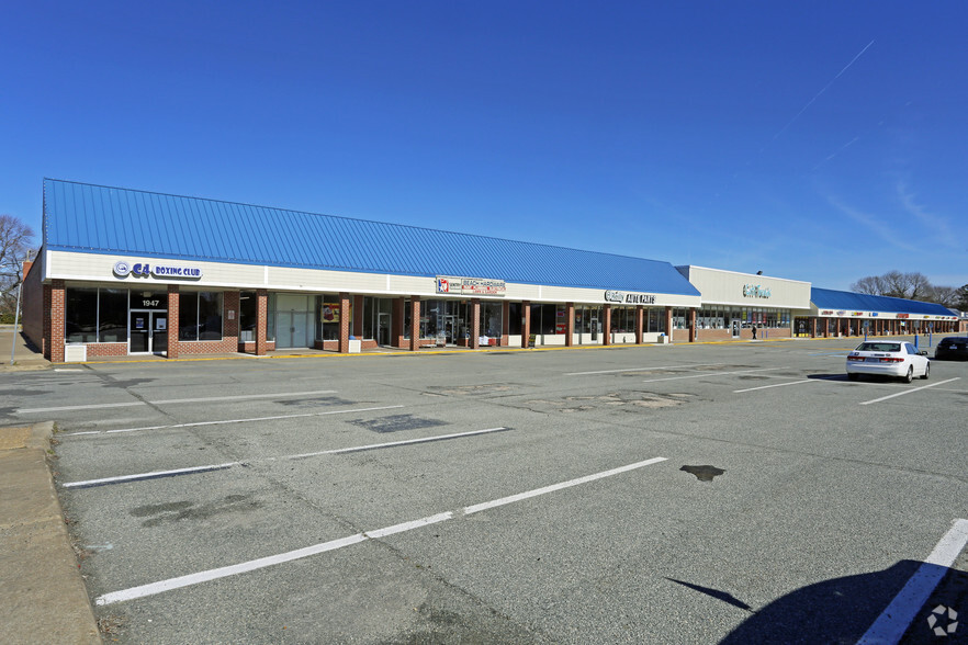 1945-1985 E Pembroke Ave, Hampton, VA à louer - Photo du bâtiment - Image 2 de 22