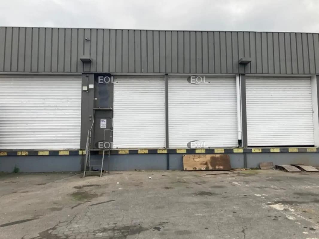 Industrial in Villeneuve-Saint-Georges for lease Building Photo- Image 1 of 5