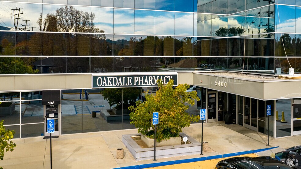 5400 Balboa Blvd, Encino, CA à louer - Photo du bâtiment - Image 3 de 4