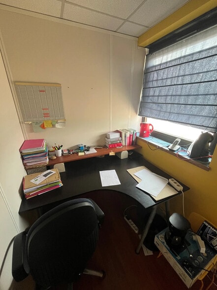 Bureau dans Élancourt à louer - Photo intérieure - Image 2 de 8
