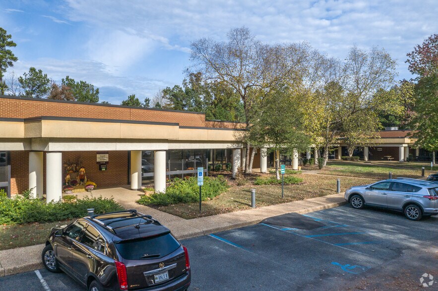309 McLaws Cir, Williamsburg, VA for lease - Building Photo - Image 1 of 10