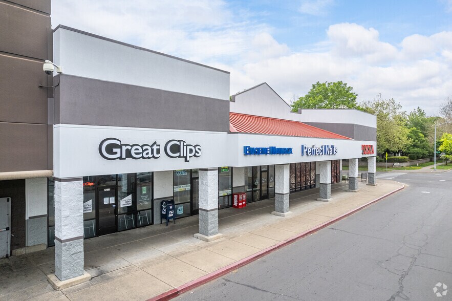 4235-4295 Barger Dr, Eugene, OR à louer - Photo du bâtiment - Image 3 de 5