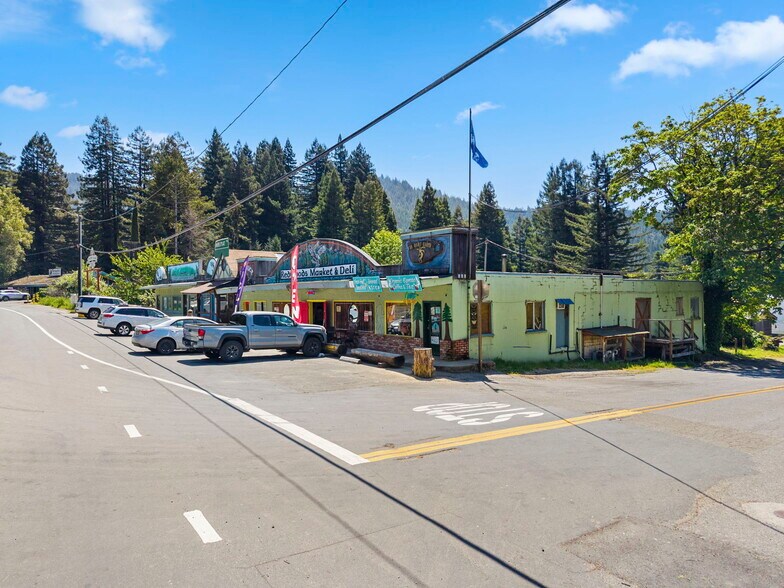 12880 Avenue of the Giants, Myers Flat, CA à vendre - Photo du bâtiment - Image 3 de 22