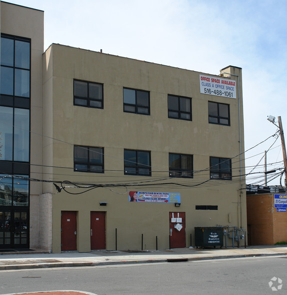 80 N Franklin St, Hempstead, NY for lease - Building Photo - Image 3 of 5