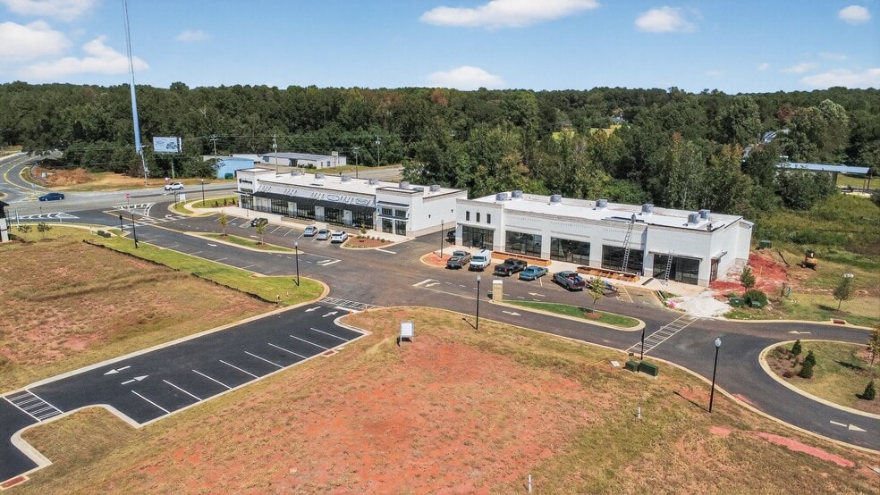 1904 Houston Lake Rd, Perry, GA à vendre - Photo du bâtiment - Image 3 de 9