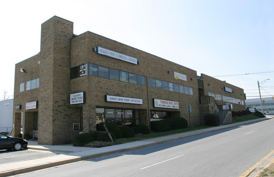 12450 Parklawn Dr, Rockville, MD à louer - Photo du bâtiment - Image 2 de 7