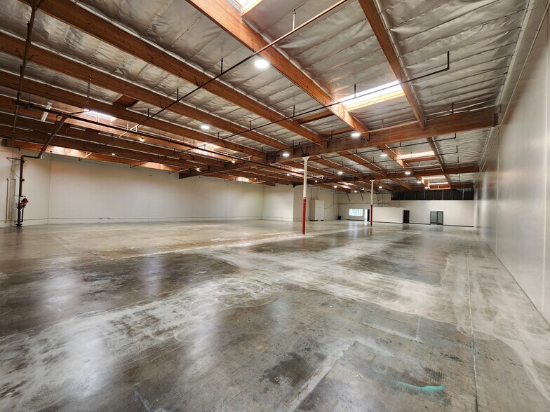 4833 Lanier Rd, Chino, CA à louer - Photo du bâtiment - Image 3 de 35