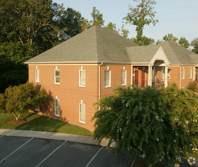 780 Pilot House Dr, Newport News, VA for lease - Building Photo - Image 2 of 7