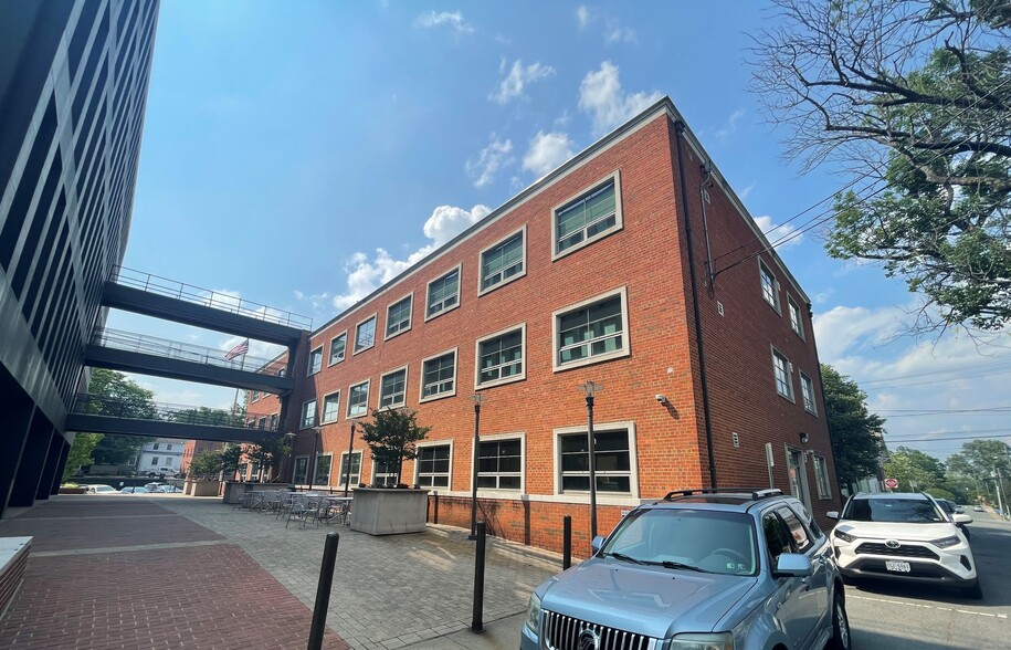212 7th St NE, Charlottesville, VA for lease - Building Photo - Image 2 of 3