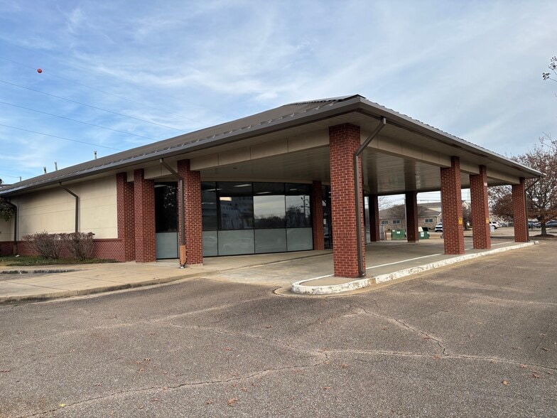 670 Crossover Rd, Tupelo, MS for sale - Building Photo - Image 3 of 18