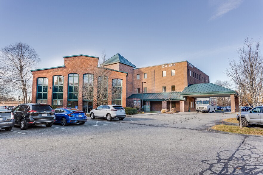 3550 Main St, Springfield, MA à louer - Photo du bâtiment - Image 3 de 11