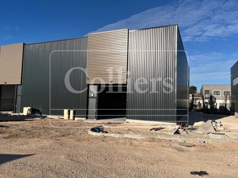 Flex in Venelles for lease - Building Photo - Image 2 of 7