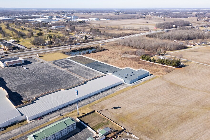 357 Tanger Blvd, Seymour, IN à vendre - Photo du bâtiment - Image 3 de 17