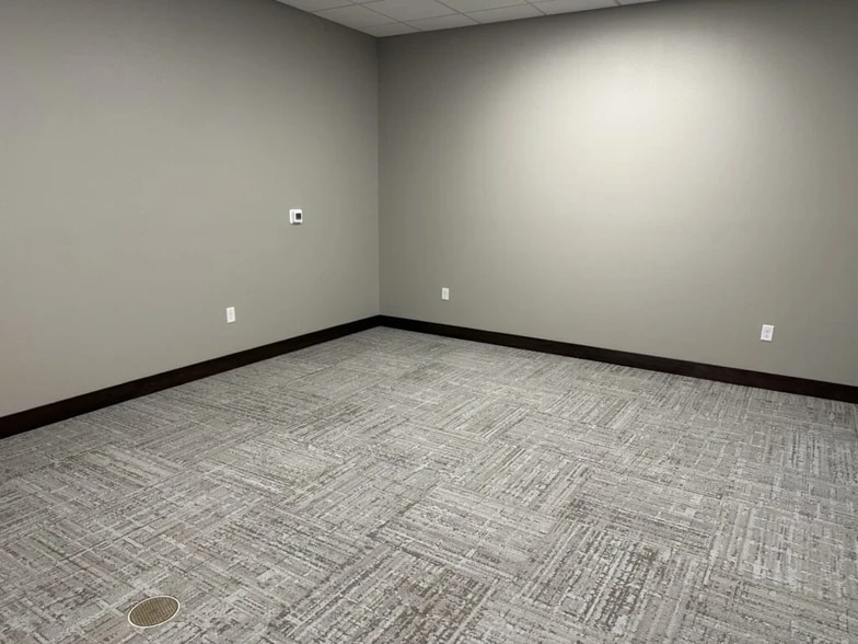 7530 Grand Arbor Ct, Sioux Falls, SD for lease - Building Photo - Image 3 of 6