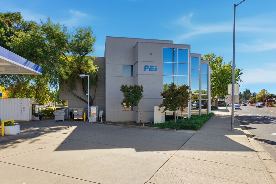 425 Merchant St, Vacaville, CA à vendre - Photo du bâtiment - Image 2 de 12