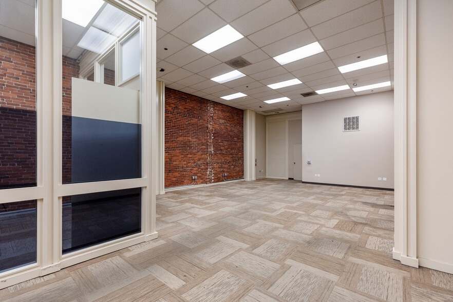 514-518 SW Sixth Ave, Portland, OR for lease - Building Photo - Image 3 of 29