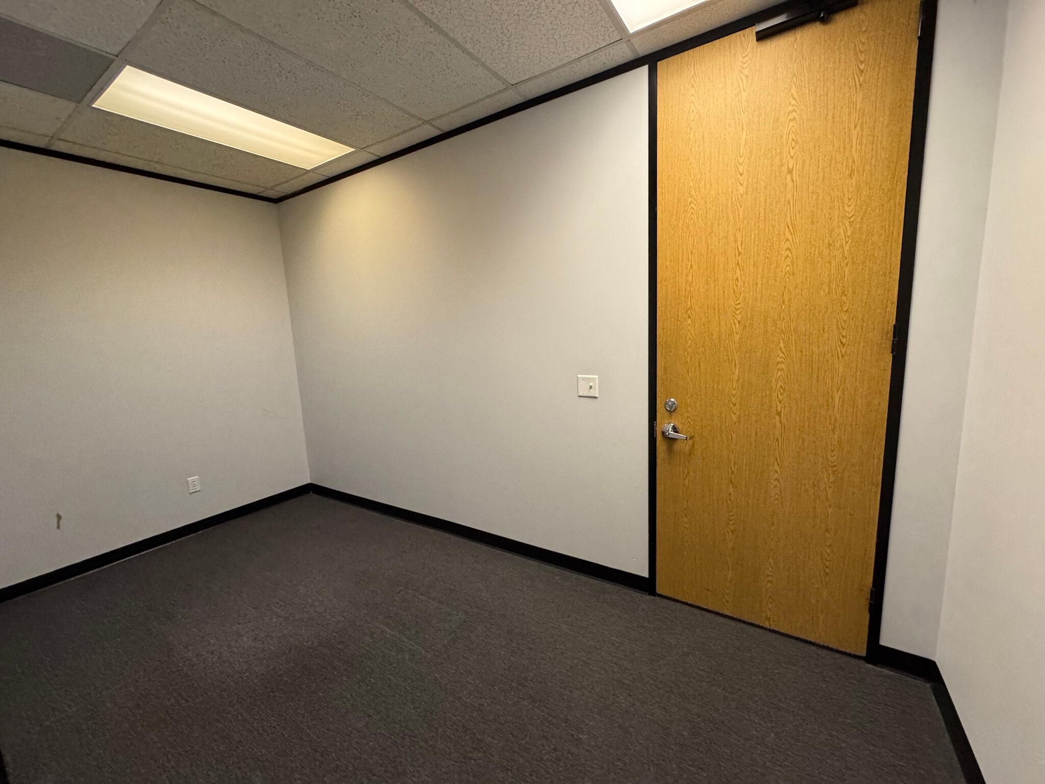 1880 S Dairy Ashford Rd, Houston, TX for lease Building Photo- Image 1 of 2