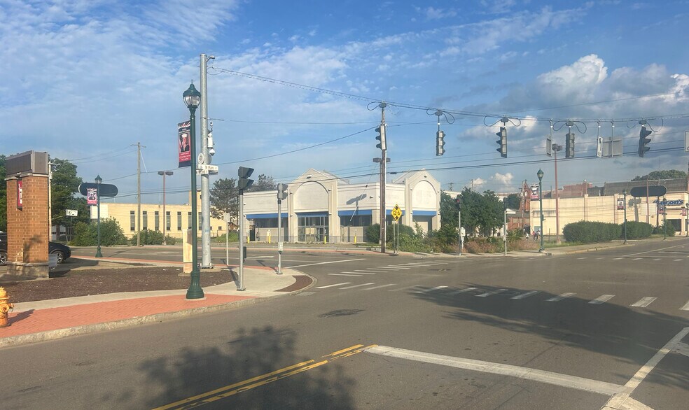 119 W 2nd St, Elmira, NY for lease - Building Photo - Image 2 of 9