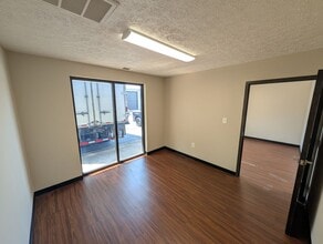 478 Northdale Rd, Lawrenceville, GA for lease Interior Photo- Image 2 of 10