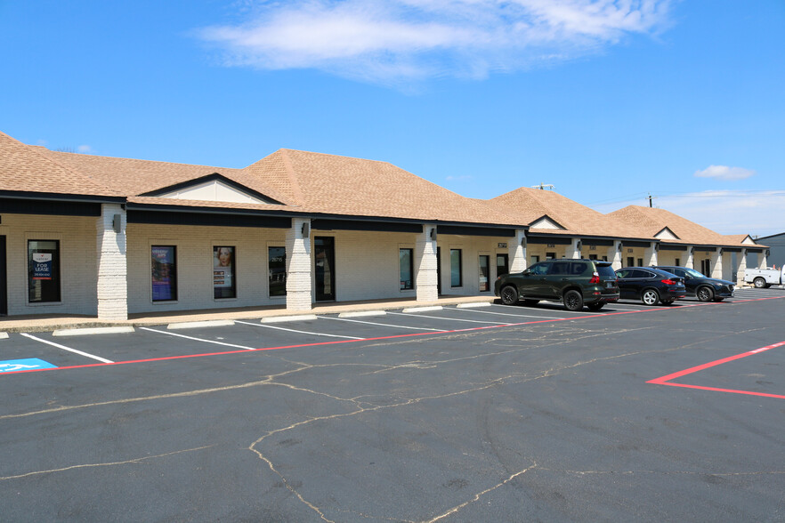 28709-28765 IH-10 Fwy, Boerne, TX for lease - Building Photo - Image 3 of 9