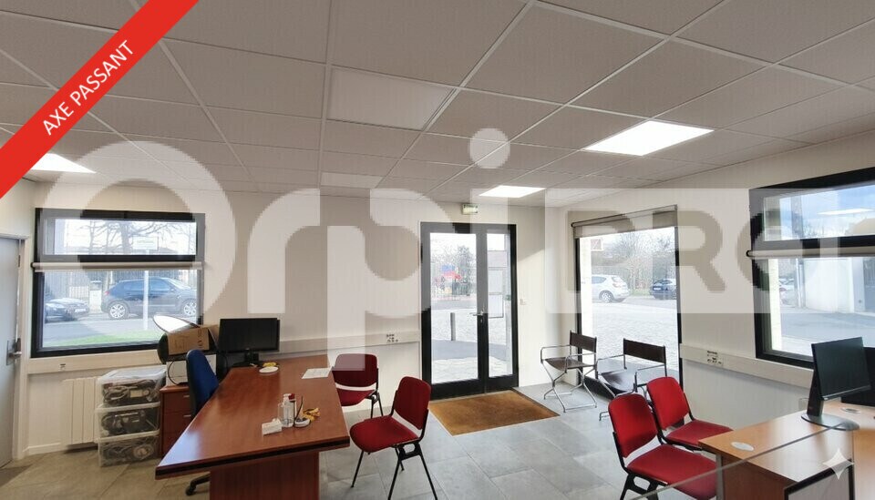 Office in Villeneuve-le-Roi for lease Interior Photo- Image 1 of 9