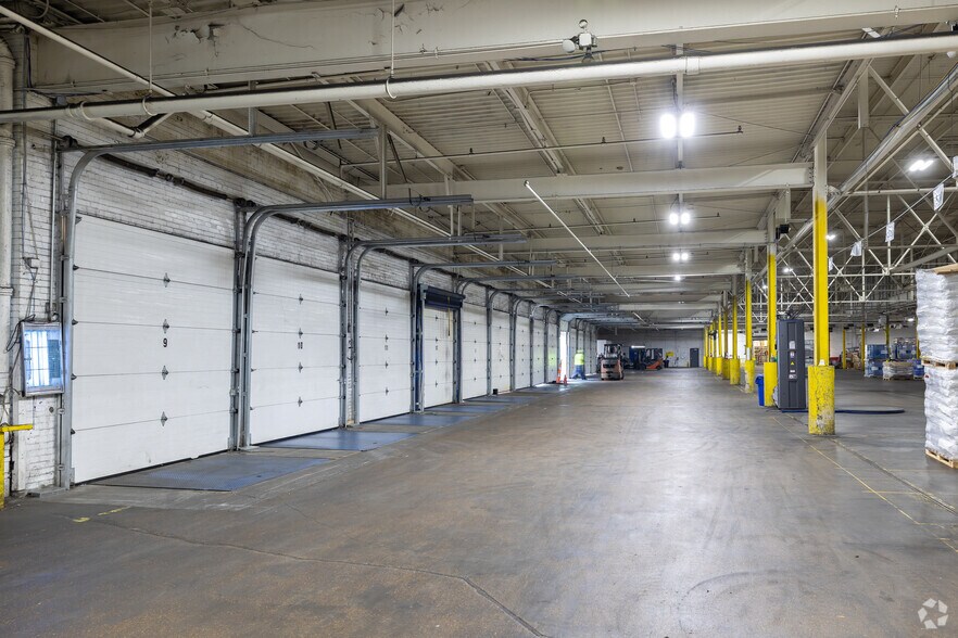 7110-7140 N Broadway, Saint Louis, MO à louer - Photo intérieure - Image 3 de 18