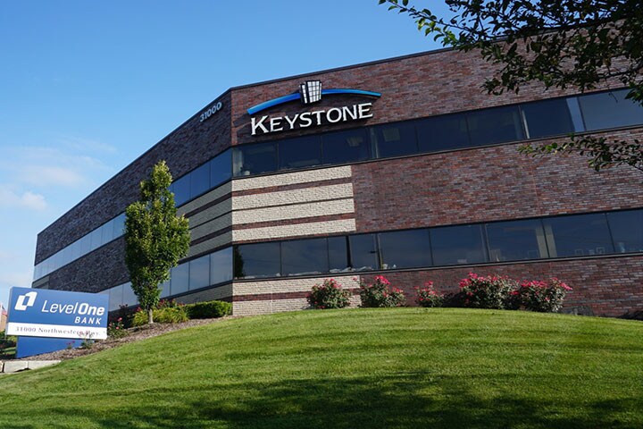 31000 Northwestern Hwy, Farmington Hills, MI for lease Building Photo- Image 1 of 11