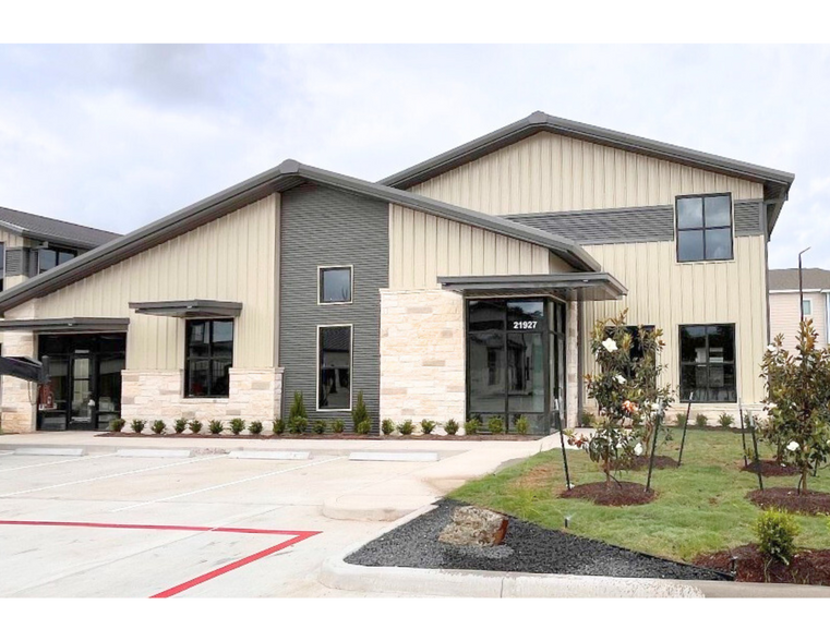 21927 Gosling Rd, Spring, TX à louer - Photo du bâtiment - Image 1 de 7