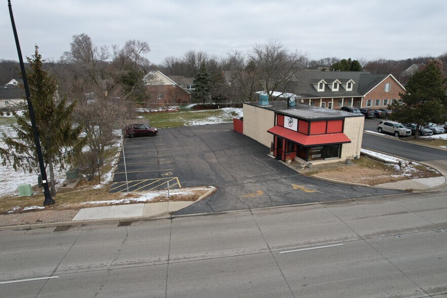 127 W Lake St, Bloomingdale, IL à vendre - Photo du bâtiment - Image 3 de 18