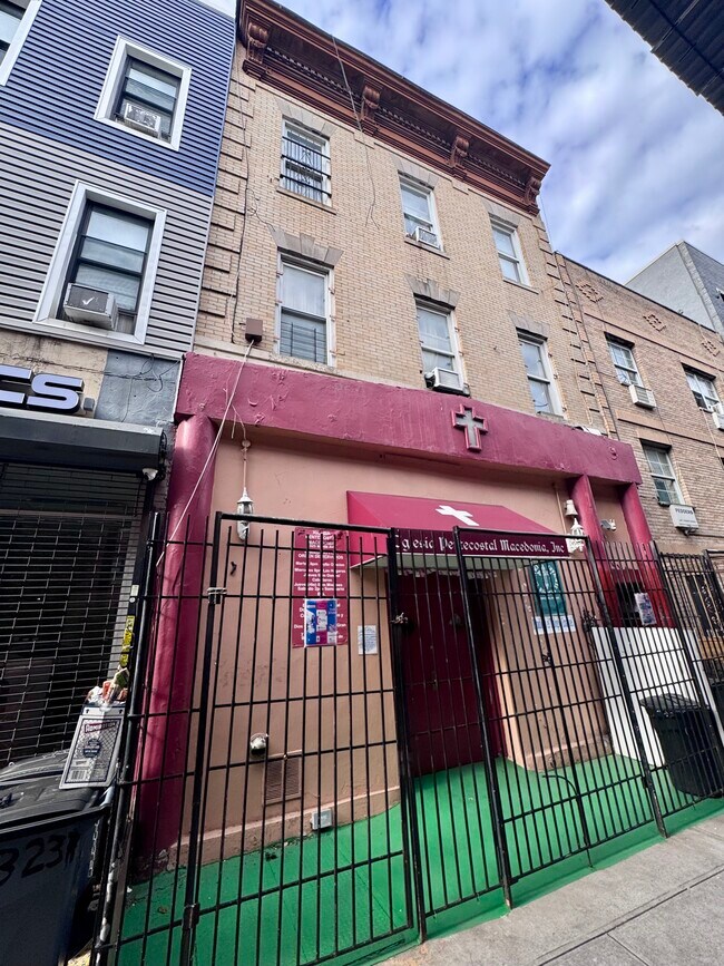More details for 1325 Myrtle Ave, Brooklyn, NY - Retail for Sale
