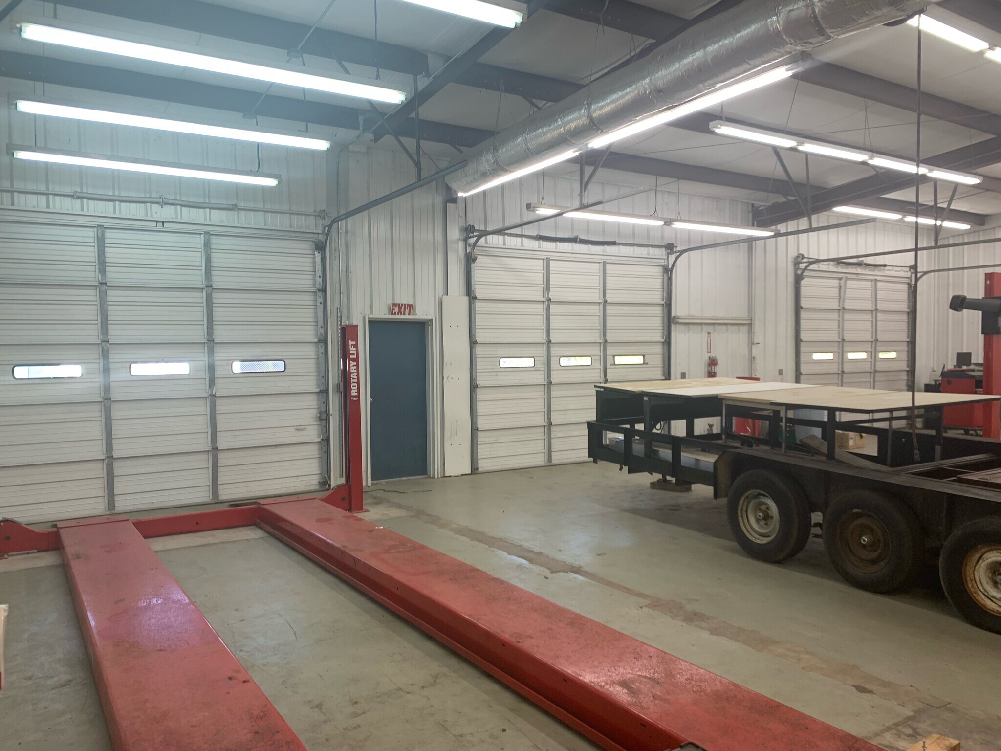 123 E Plymouth Rd, Columbus, MS for lease Interior Photo- Image 1 of 8