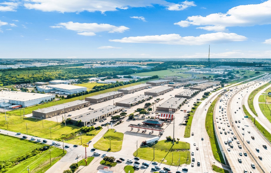 2702-2720 SE Loop 820, Fort Worth, TX for lease - Aerial - Image 2 of 11