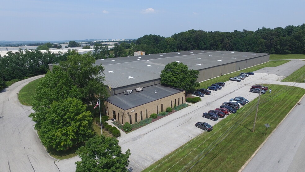 60 Grumbacher Rd, York, PA for lease - Building Photo - Image 1 of 3