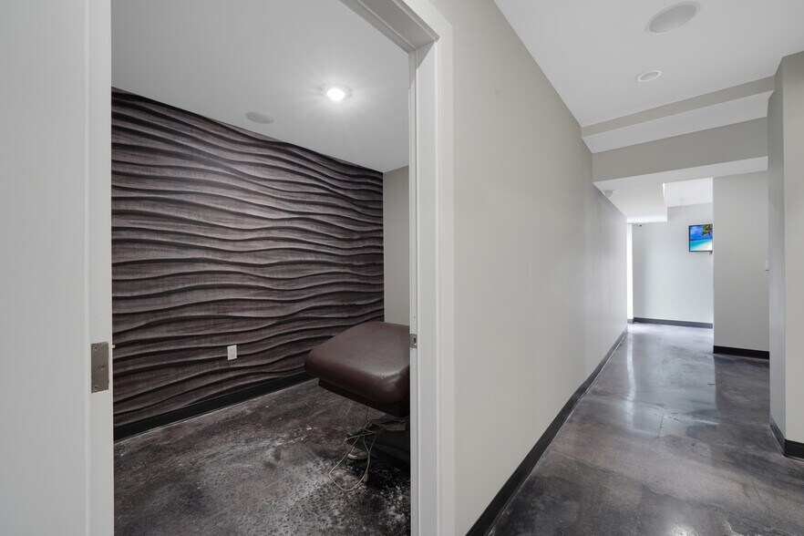 530 NW 54th St, Miami, FL à louer - Photo intérieure - Image 3 de 26