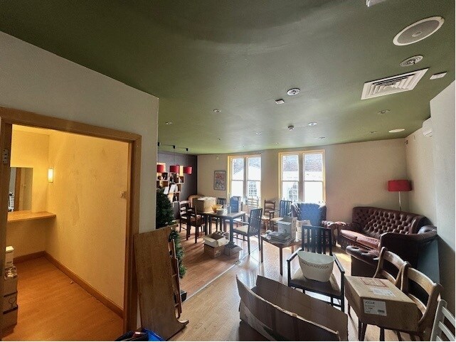 73 Parchment St, Winchester à louer - Photo du bâtiment - Image 3 de 6