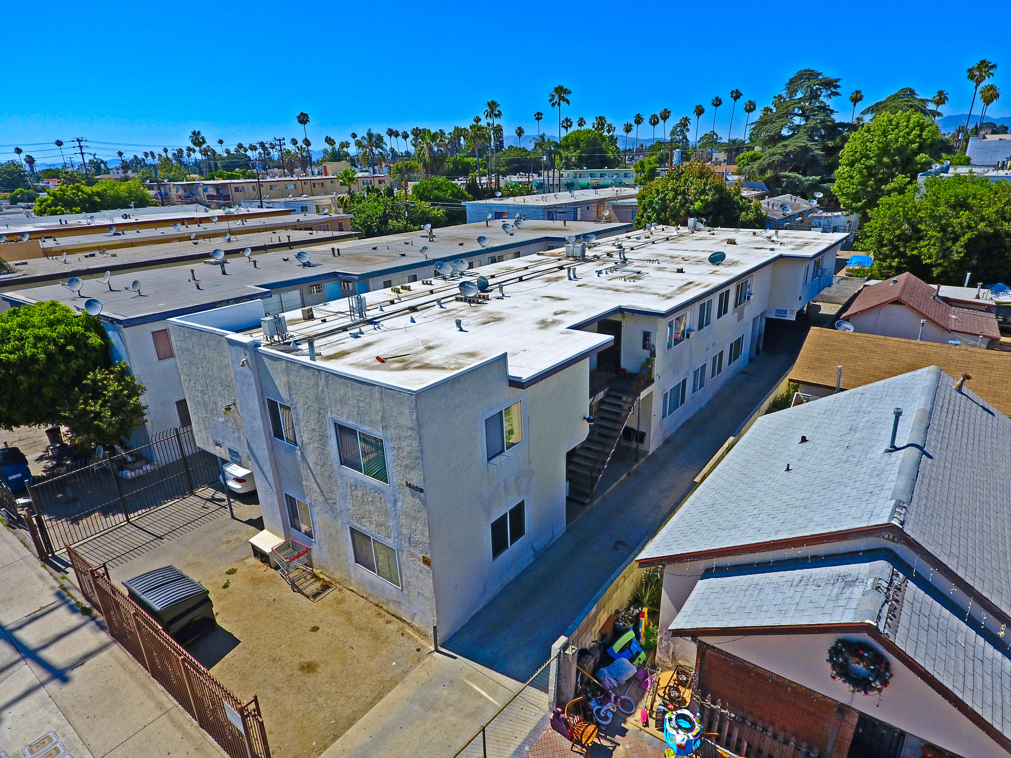 14623 Calvert St, Van Nuys, CA à vendre Photo du bâtiment- Image 1 de 1