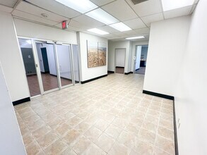 201-203 W Wall St, Midland, TX à louer Photo intérieure- Image 2 de 15